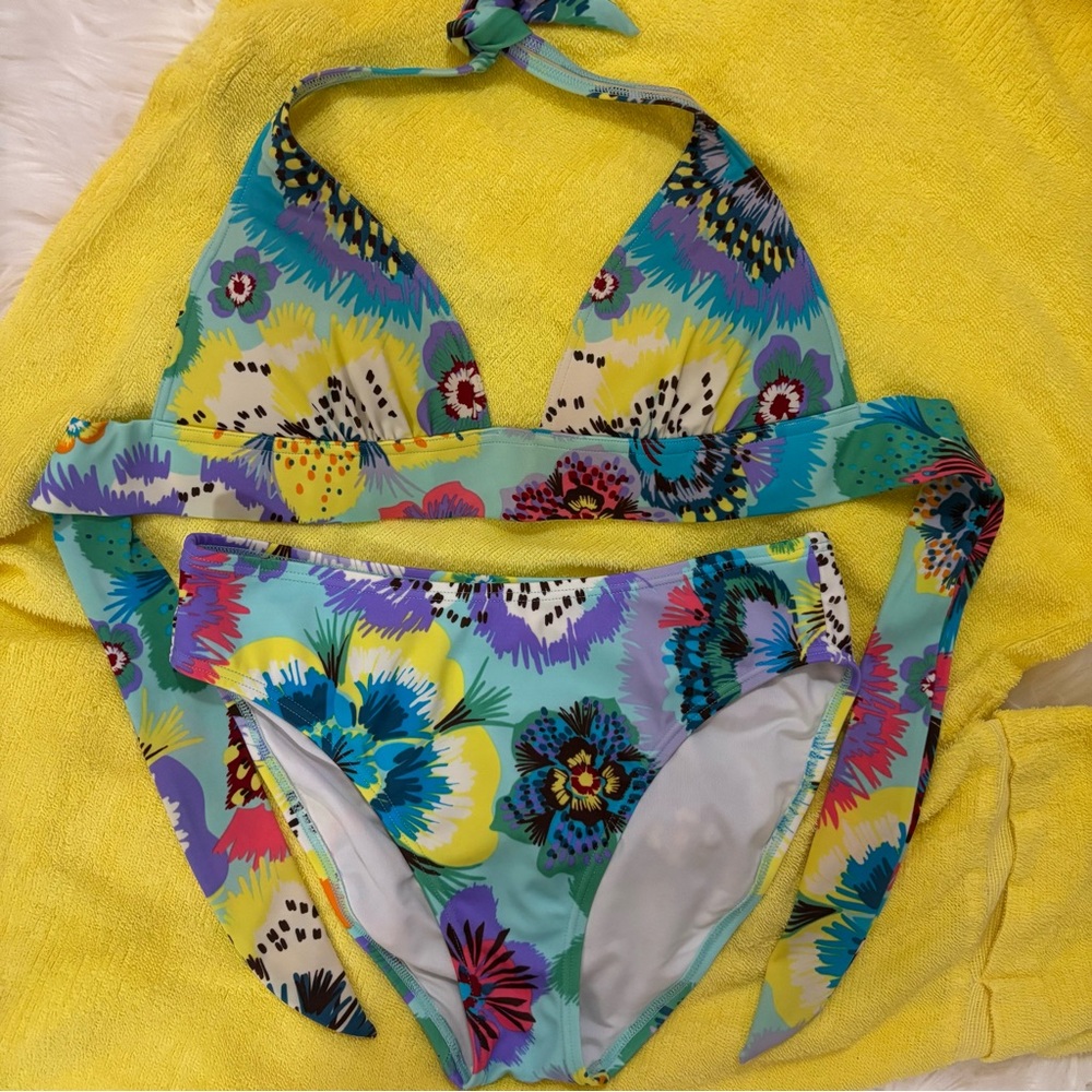 Victoria's Secret Multi Color Bottom Mid Rise Bikini top with removable padding